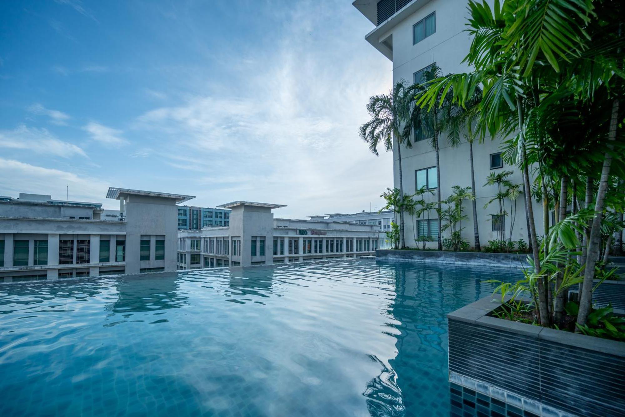 Ritz Residence @ Imago Loft B 7Th Floor Kota Kinabalu Luaran gambar